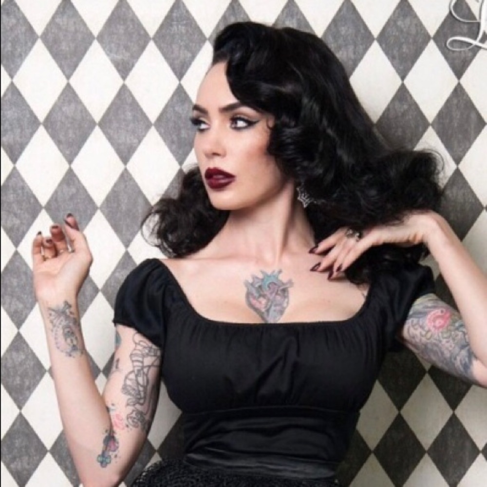 Pinup couture PUG black peasant top